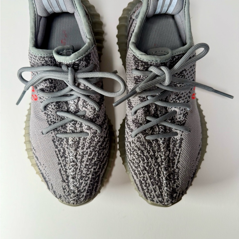 Yeezy Boost 350 Women’s Size 7 Men Size 5 Great Conditon